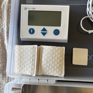 Dermadry HANDS, FEET & UNDERARMS FDA-CLEARED IONTOPHORESIS MACHINE